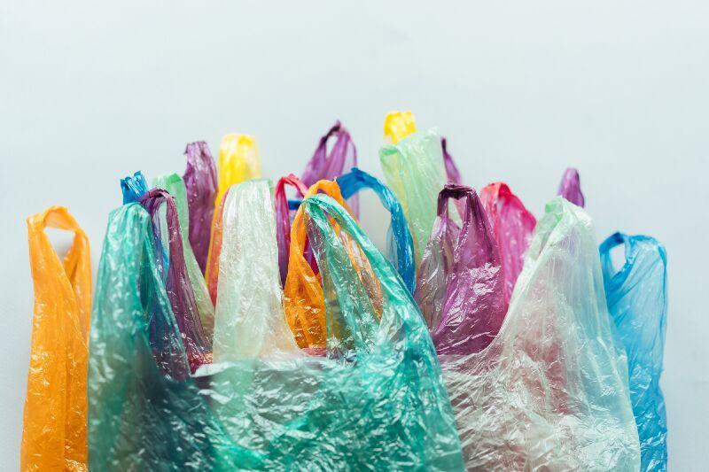 خبرنگاران عرضه کیسه پلاستیکی در فروشگاه های نیویورک ممنوع شد